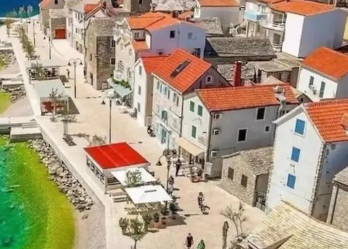 Secret House Andrea *